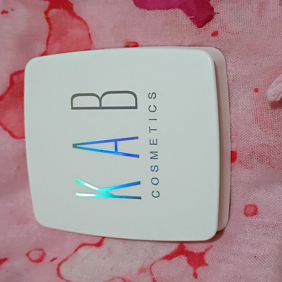 KAB COSMETICS BRONZED BABE GLOW POWDER - Picture 3 of 5